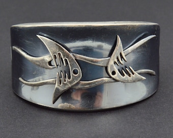 Ledesma Signed Fish Bracelet - Round Hinged Sterling Silver Bangle - Vintage Taxco Mexico 925 Silver - Early Pre-Eagle Enrique Ledesma
