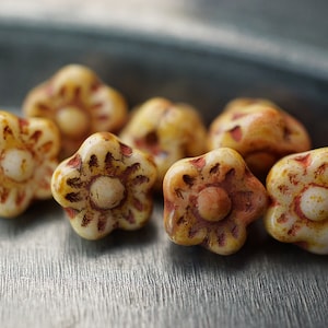 Flower Buttons, Flower Beads, Czech Beads, 5-4sa