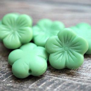 FREE SHIPPING Green Blooms, Flower Beads, Czech Beads, Beads, 50-5sa