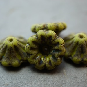 last ones..Bell Flowers, Flower Beads, Czech Beads, Beads, 141-2sa