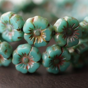 FREE SHIPPING Savannah Flowers Flower Beads Czech Beads, 2-5sb