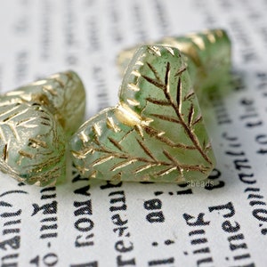 FREE SHIPPING Heart Beads Czech Beads Green Glass Beads 218-5sa