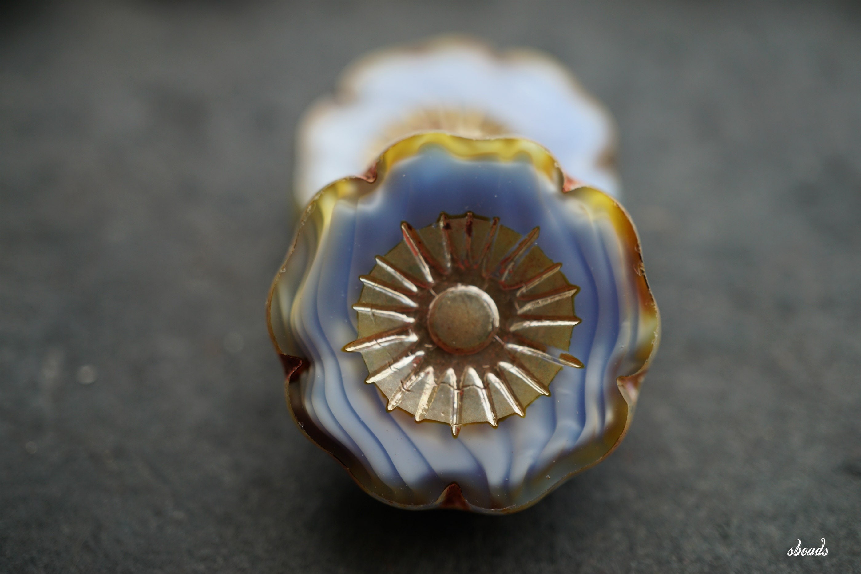 Thick Flower Bead