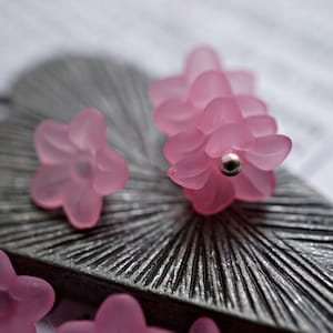 lastones KOSTENLOSER VERSAND Rosa Glocken Blumen-Perlen Acryl-Perlen