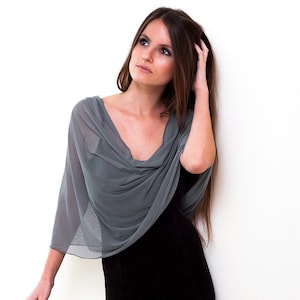 Loop Schal mit 4 Tragemöglichkeiten, grau Wrap Top. Stola, Shrug, Bolero, Schleifenschal, schiere Abdeckung für elegantes Outfit, grauer Schal, graue Verpackung