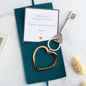 Uw licentie krijgen Hartsleutelhanger | Nieuwe auto sleutelhanger | Rijbewijs Gift | Gegraveerde hartsleutelhanger | Verkrijgbaar in goud of zilver