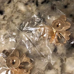 BUTTERFLY lådknoppar, skåpknoppar. Rosa emalj med gulddetaljer. Set om 2. bild 3