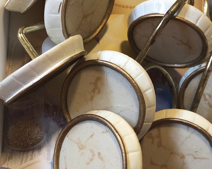 Vintage SHOWER Hooks RETRO Soft Ecru Resin. Gold and Cream Marbled