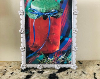 Vintage PICTURE FRAME, 5x7  CONNOISSEUR classic. Brushed silver tone with small daisy flowers design