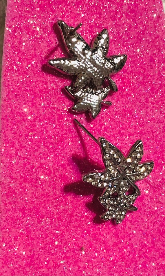 Vintage Rhinestone Maple Leaf Stud Earrings - image 4
