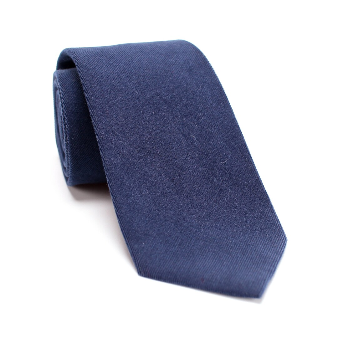 necktie color for blue suit
