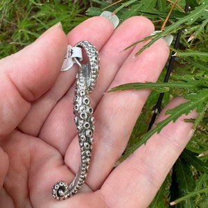 Tentacle pendant