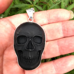 Black obsidian skull