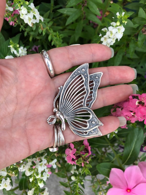 SALE/Butterfly pendant
