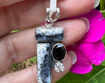 Dendritic agate pendant