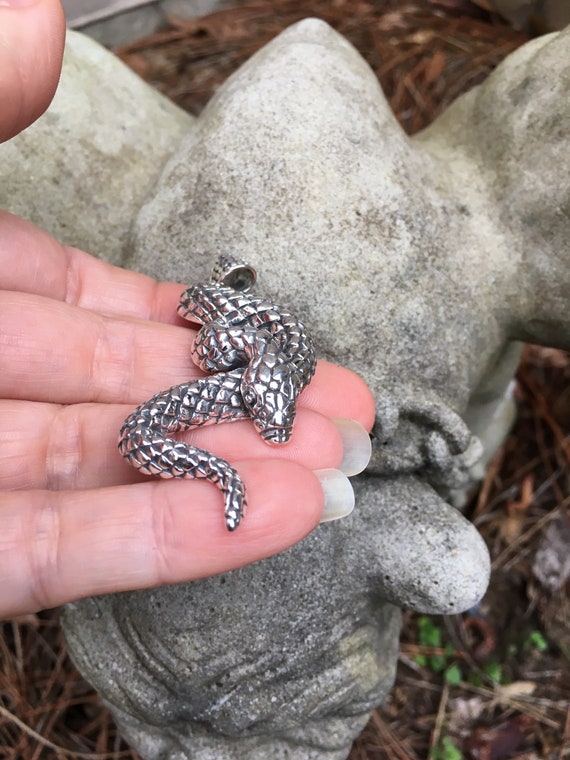 SALE/Snake pendant