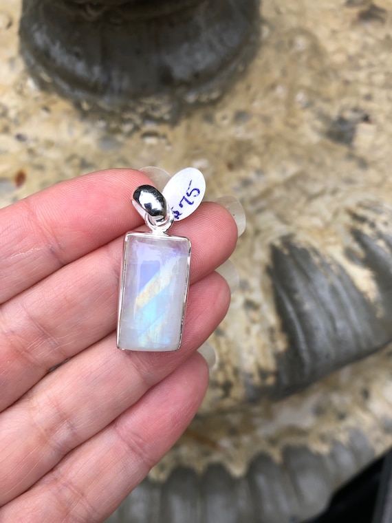 Rainbow moonstone pendant - image 3