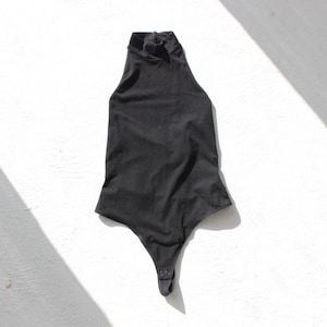 2000s Minimal & Chic High Neck Stretch Cotton Bodysuit