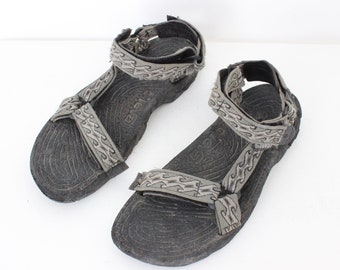 90s TEVA "Pterodactyl" Chunky Mens Vintage Travel Comfort Velcro Sandals w/ Wave Design Straps - Euro 44