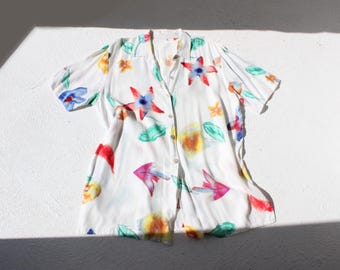 80s Wearable Art / Bold Painterly Flower Print Floral Gauze Printed Mens Short Sleeve Button Up Vintage Shirt