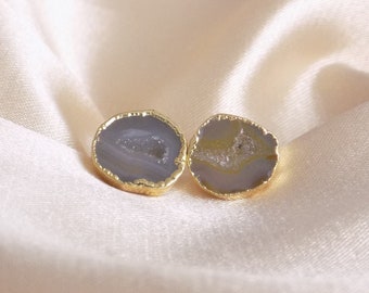 Geode Stud Earrings, Natural Geode Studs, Round Druzy Earrings, Natural Geode Earrings, Drussy, Small Stone Posts, Gold Studs, Gift, G14-343