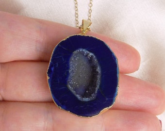 Boho Raw Crystal Natural Geode Necklace For Women, Blue Druzy Pendant, G15-287