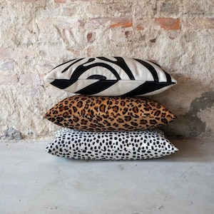 LUXURY! Cowhide cushion printed in 3 colors: Panter, Zebra, Dalmatian 30cmx50cm