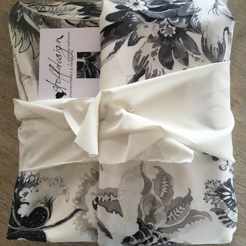 Outlet/% Meterware Floresca Cotton White Ranken Grey fabric tissu Flowers curtain ri\u0175JAB