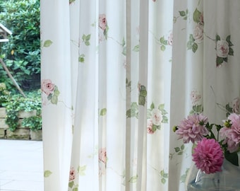 ROMNEY 100% Baumwollsatin weiss Rosen rosa  Meterware curtain Gardine Jab