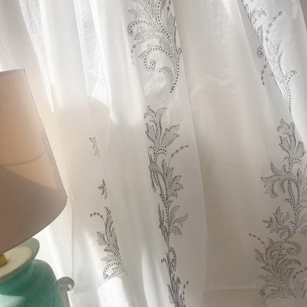 SALE% ISABELLA*silber weiss bestickt Stoff fabric Ranken curtain Meterware Nya Nordiska