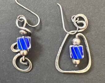 Handmade Artisan Silver Wire Trapezoid Esquina with Blue Striped glass beads