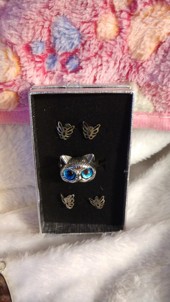 Holiday Jewelry Bundle | Cat Ring, Butterfly Earr… - image 1