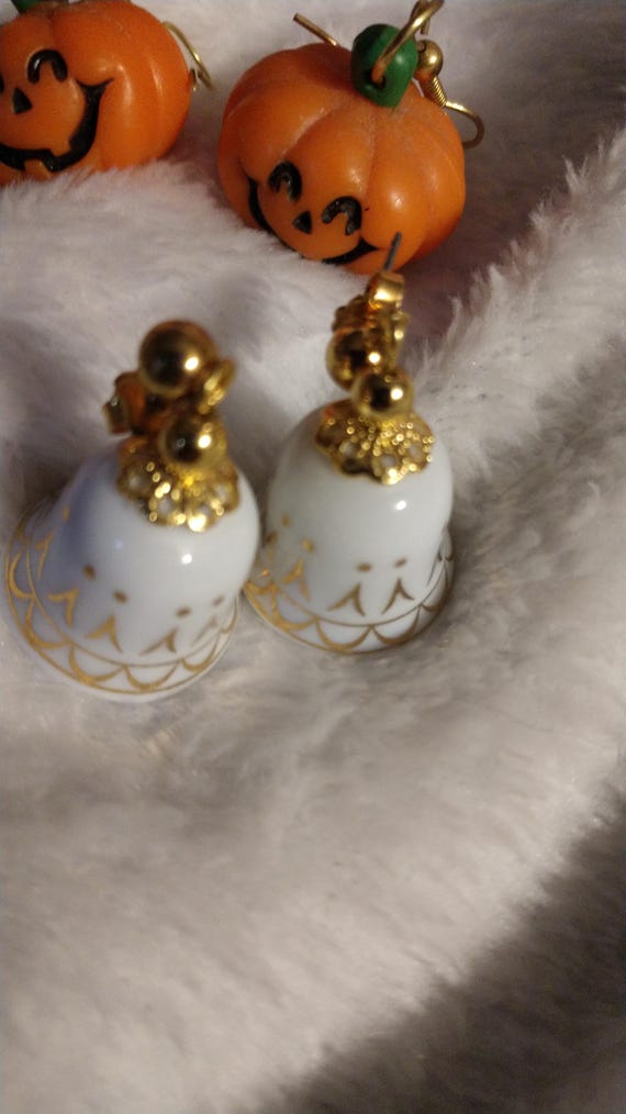 Holiday Jewelry Bundle | Cat Ring, Butterfly Earr… - image 10