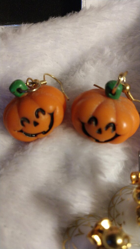 Holiday Jewelry Bundle | Cat Ring, Butterfly Earr… - image 13