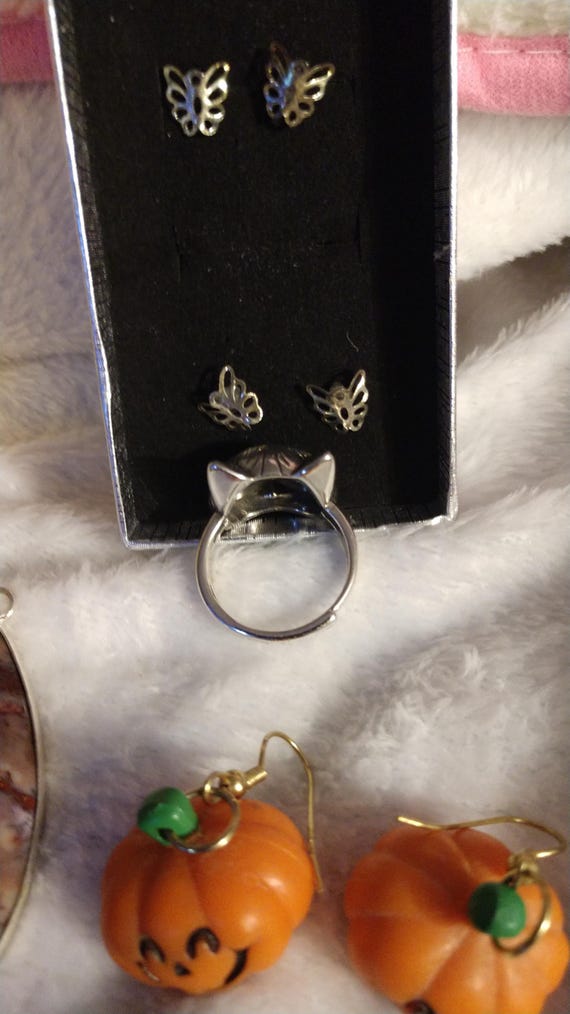Holiday Jewelry Bundle | Cat Ring, Butterfly Earr… - image 6