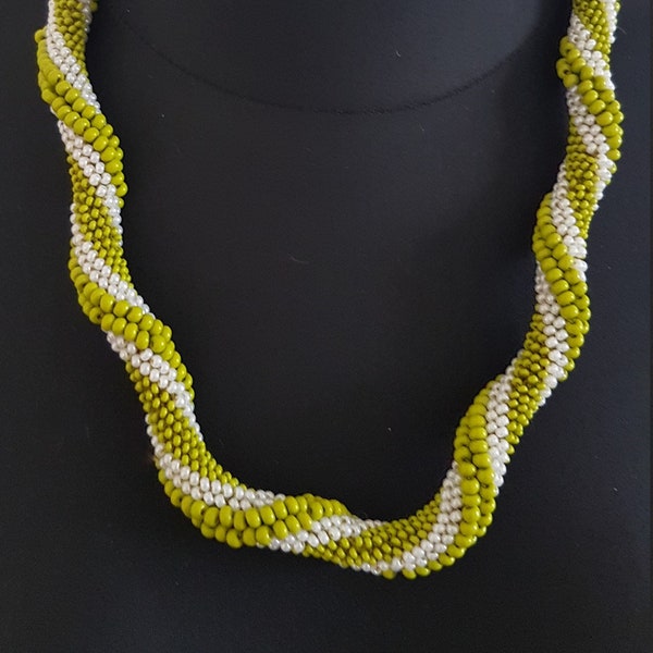 Collier/ Collier Vert/ Collier Olive/ Collier De Petites Et De  Grandes Perles Rocaille/ Vert/ Olive/ Blanc/ Cadeau Pour Une Femme/ Bijoux