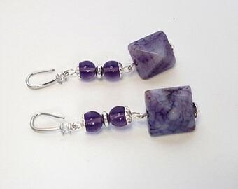 Hängeohrringe, Natursteinperlen, quadratische Form, violetter Achat, Glasperlen, Geschenk