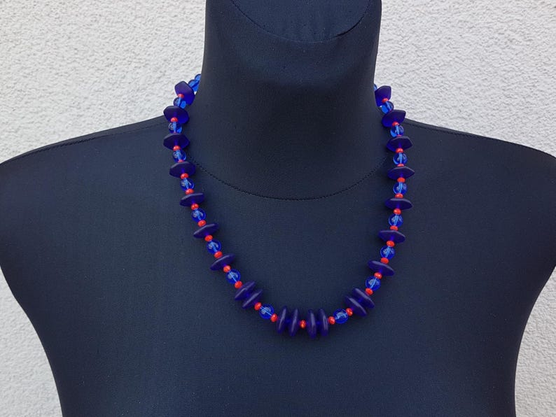 Collier, Collier Des Perles De Différentes Tailles en Verre, Collier Bleu, Collier Bleu Rouge, Collier Bleu Transparent, Cadeau Pour Elle, Cadeau Pour Femme