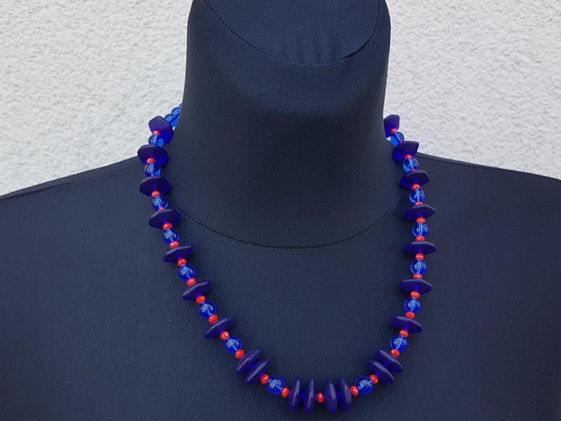 Collier, Collier Des Perles De Différentes Tailles en Verre, Collier Bleu, Collier Bleu Rouge, Collier Bleu Transparent, Cadeau Pour Elle, Cadeau Pour Femme