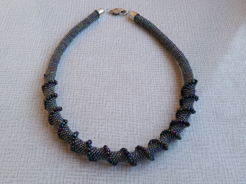Collier, Collier Multicolore, Collier Perles Rocailles Multicolores, Perle Rocaille Multicolore Claire Et Sombre, Cadeau Pour Soeur, Cadeau Unique Fait Mains Pour Elle