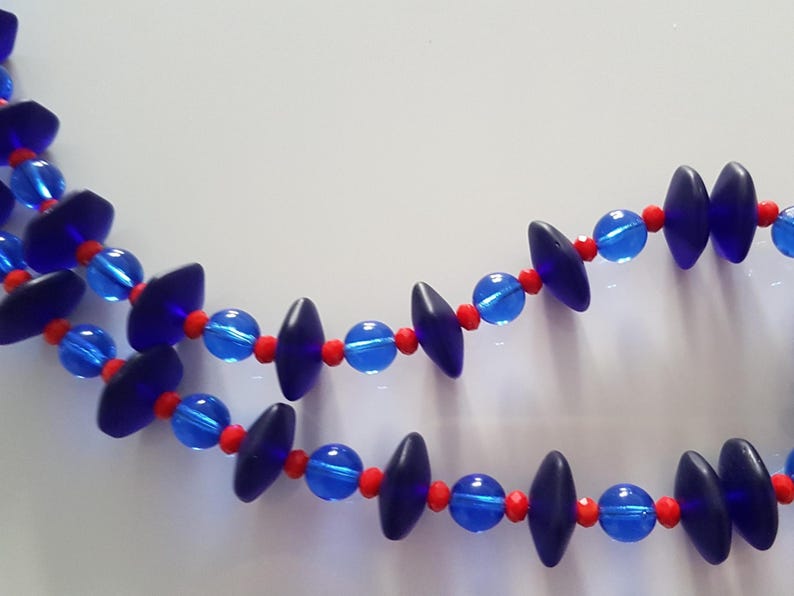 Collier, Collier Des Perles De Différentes Tailles en Verre, Collier Bleu, Collier Bleu Rouge, Collier Bleu Transparent, Cadeau Pour Elle, Cadeau Pour Femme