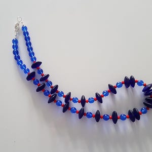 Collier, Collier Des Perles De Différentes Tailles en Verre, Collier Bleu, Collier Bleu Rouge, Collier Bleu Transparent, Cadeau Pour Elle, Cadeau Pour Femme