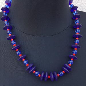 Collier, Collier Des Perles De Différentes Tailles en Verre, Collier Bleu, Collier Bleu Rouge, Collier Bleu Transparent, Cadeau Pour Elle, Cadeau Pour Femme