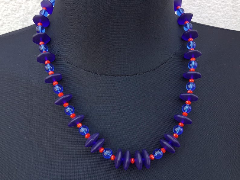 Collier, Collier Des Perles De Différentes Tailles en Verre, Collier Bleu, Collier Bleu Rouge, Collier Bleu Transparent, Cadeau Pour Elle, Cadeau Pour Femme