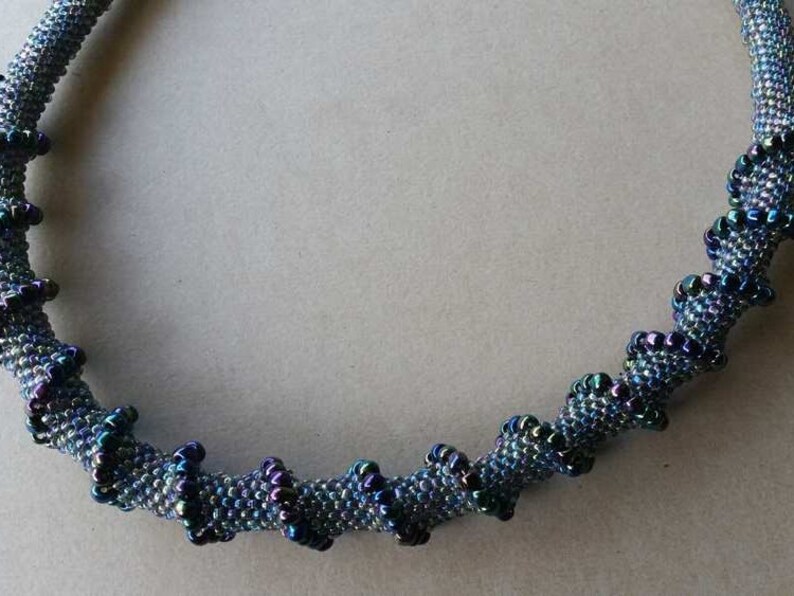 Collier, Collier Multicolore, Collier Perles Rocailles Multicolores, Perle Rocaille Multicolore Claire Et Sombre, Cadeau Pour Femme, Cadeau Unique Fait Mains Pour Elle