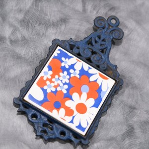 Iron Trivet Floral Art Tile Vintage Scalloped Frame Souvenir Kitchen Restaurant Wall Decor Hot Pot Teapot Serving Nature Lover Gift Garden