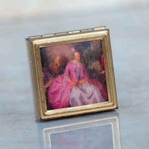 1960&#39;s Pillbox Proposal Satin Soft Top Victorian Lady Square Gold Vintage Purse Accessory Old Miniature Storage Pocket Compartment Mini Box
