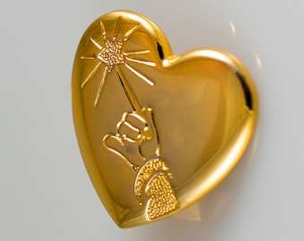 Gold Plated Disney Pin Brooch Mickey Arm Wand Gold Heart Variety Charity Safety Pin Latch Boy Girl Gift Vintage Cartoon Jewelry Collectible
