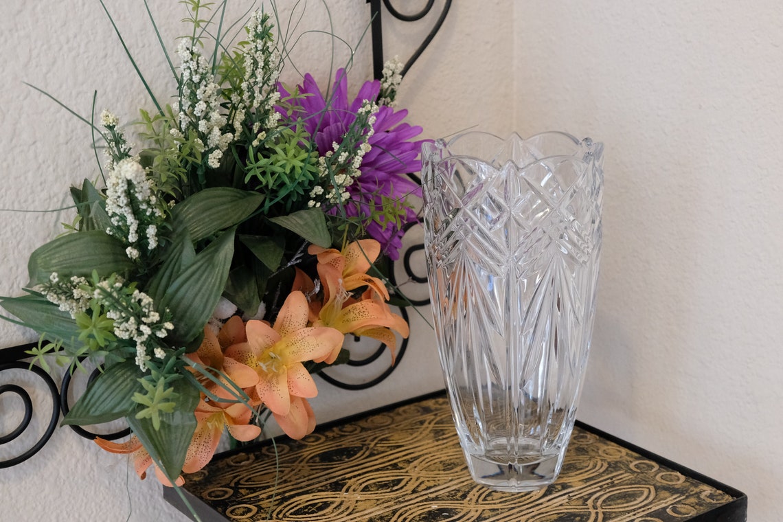 Large Crystal Flower Vase Vintage Fan Cut Wedding Centerpiece Etsy