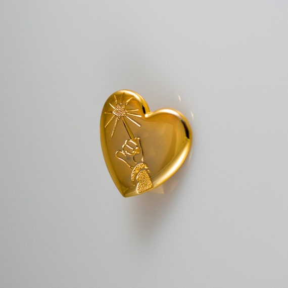 Brooch Disney Pin Mickey Arm & Wand Gold Heart Var